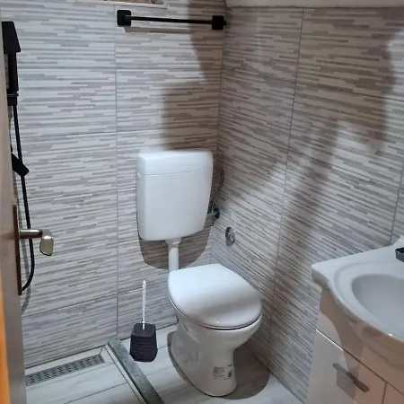 Wooden House * كولين فاكوف