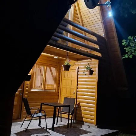بيت للعطل Wooden House *